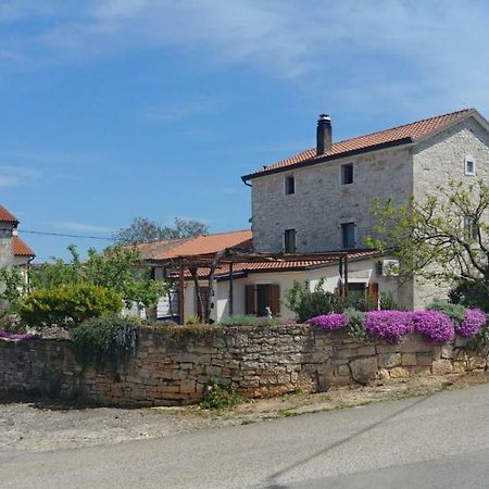 Abba Apartment Sveti Lovreč Pazenatički Екстериор снимка