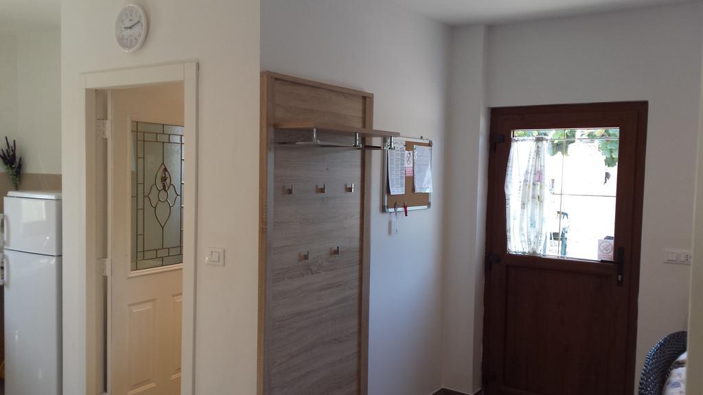 Abba Apartment Sveti Lovreč Pazenatički Екстериор снимка