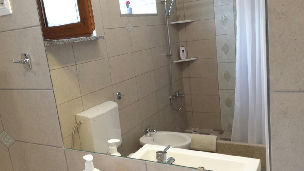 Abba Apartment Sveti Lovreč Pazenatički Екстериор снимка