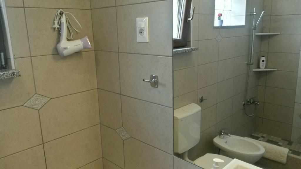 Abba Apartment Sveti Lovreč Pazenatički Екстериор снимка