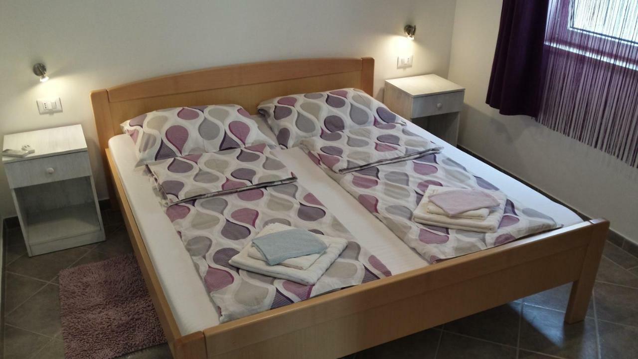 Abba Apartment Sveti Lovreč Pazenatički Екстериор снимка