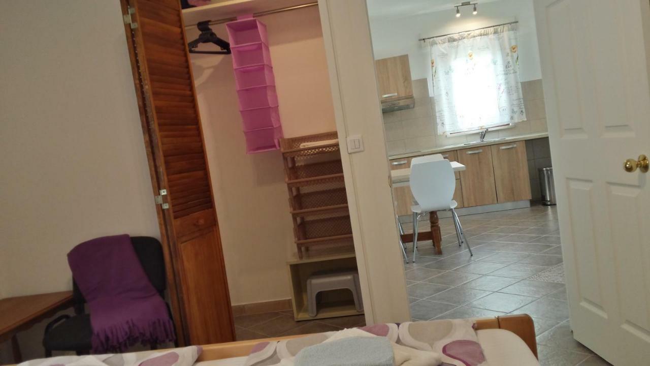 Abba Apartment Sveti Lovreč Pazenatički Екстериор снимка