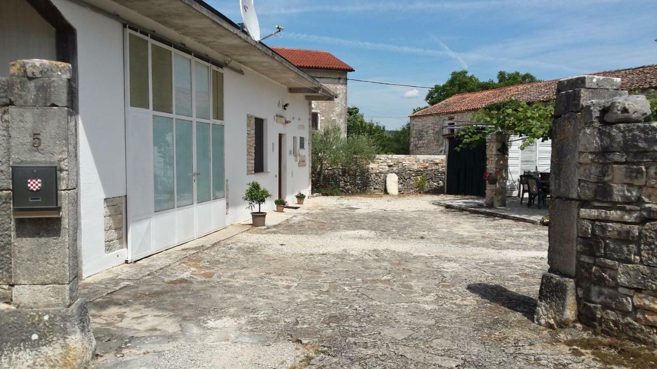 Abba Apartment Sveti Lovreč Pazenatički Екстериор снимка