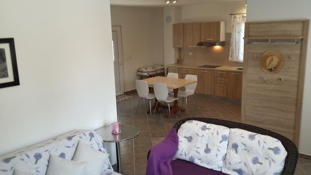 Abba Apartment Sveti Lovreč Pazenatički Екстериор снимка