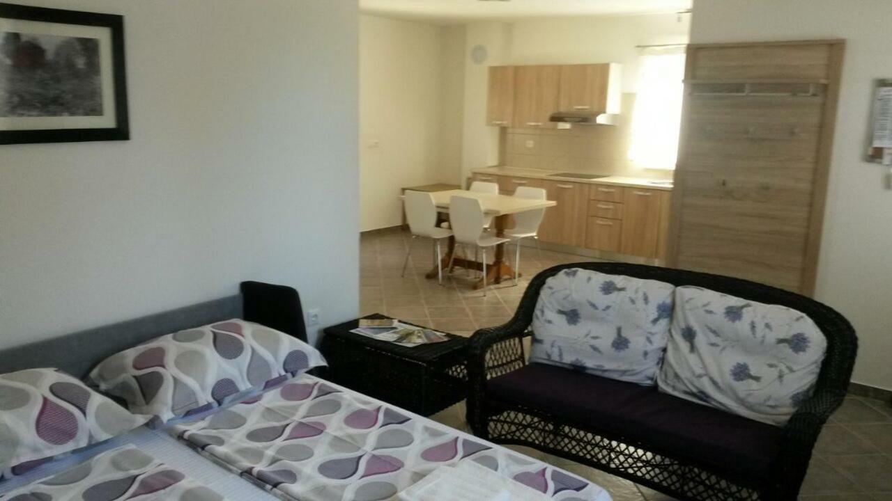 Abba Apartment Sveti Lovreč Pazenatički Екстериор снимка