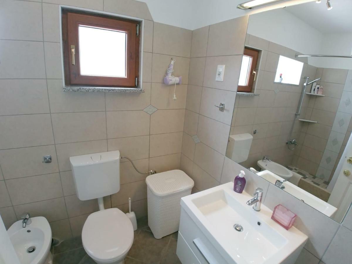 Abba Apartment Sveti Lovreč Pazenatički Екстериор снимка